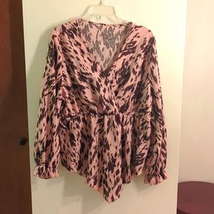 Flirty long sleeves top